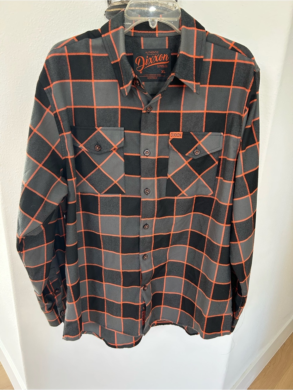 DIXXON Men's Black & Orange Plaid Button-Up Shirt. Sz XL